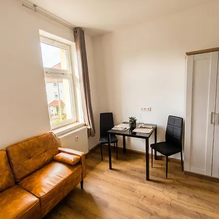 Modernes Mit Kueche In Apartment *